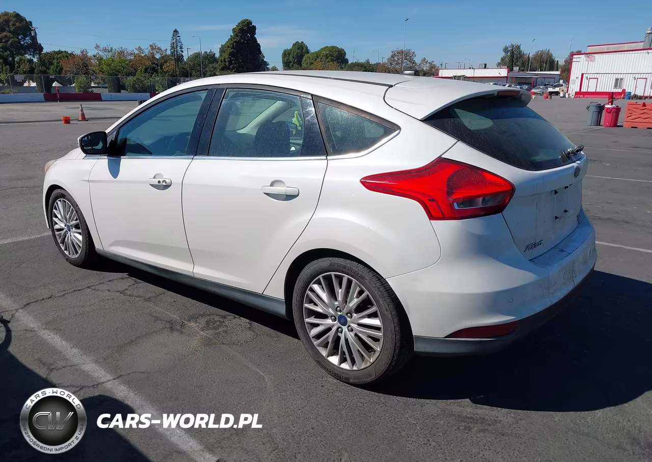 2016 Ford Focus Titanium VIN:1FADP3N21GL201168 - 3