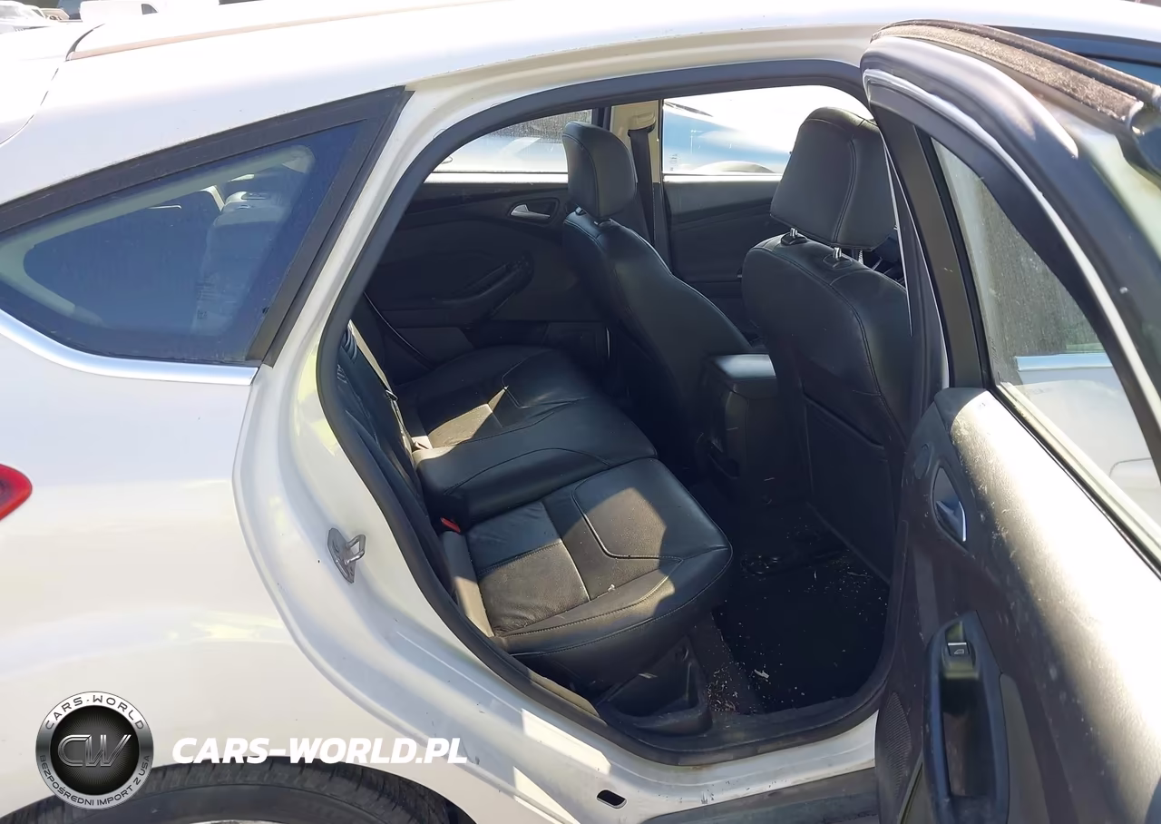 2016 Ford Focus Titanium VIN:1FADP3N21GL201168 - 8