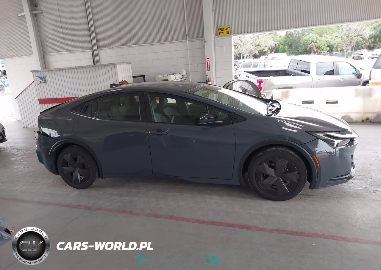 2023 Toyota Prius Le VIN:JTDACAAU5P3011409 - 13