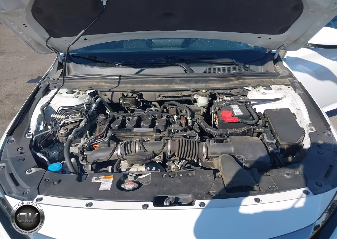 2018 Honda Accord Sport VIN:1HGCV1F32JA255882 - 10