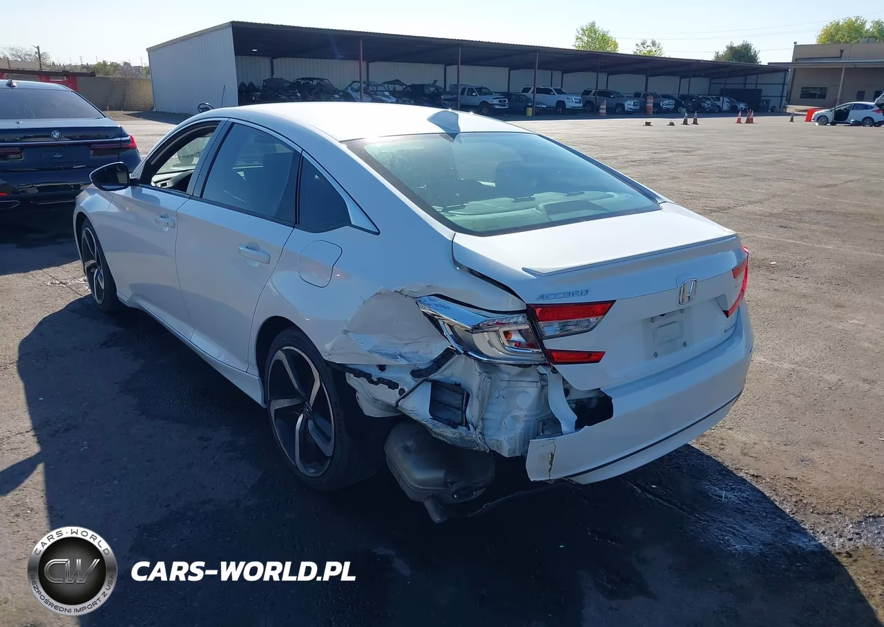 2018 Honda Accord Sport VIN:1HGCV1F32JA255882 - 3