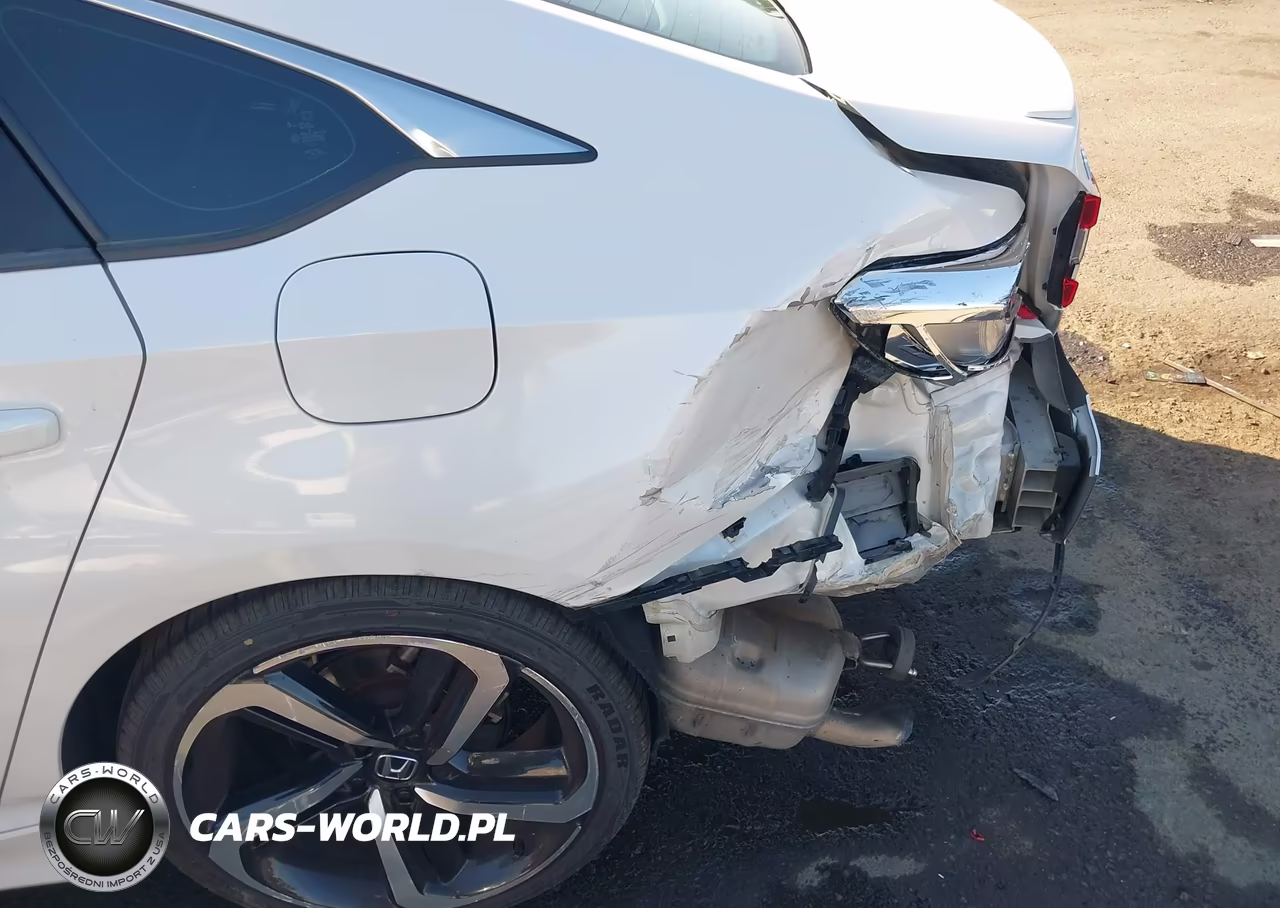 2018 Honda Accord Sport VIN:1HGCV1F32JA255882 - 6