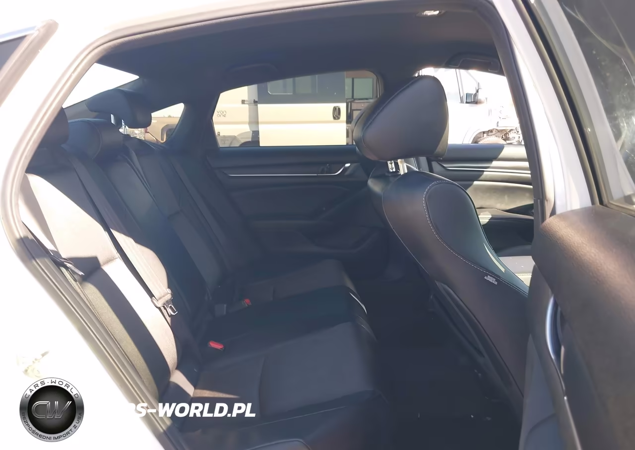 2018 Honda Accord Sport VIN:1HGCV1F32JA255882 - 8