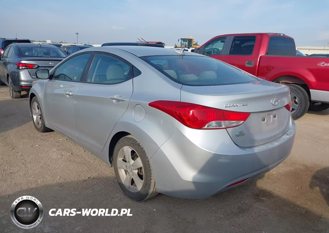 2013 Hyundai Elantra Gls VIN:KMHDH4AE4DU640296 - 3