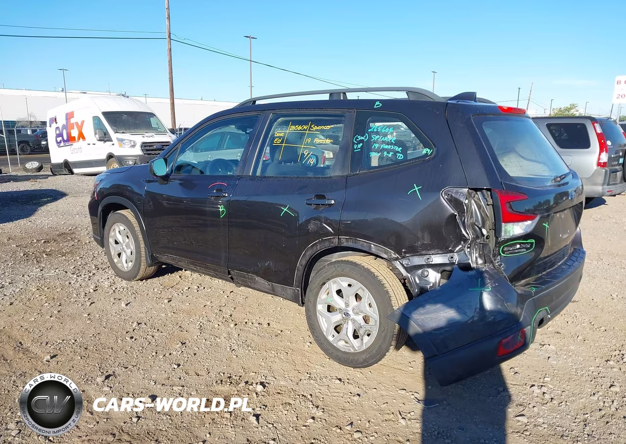2019 Subaru Forester VIN:JF2SKACC2KH460653 - 3