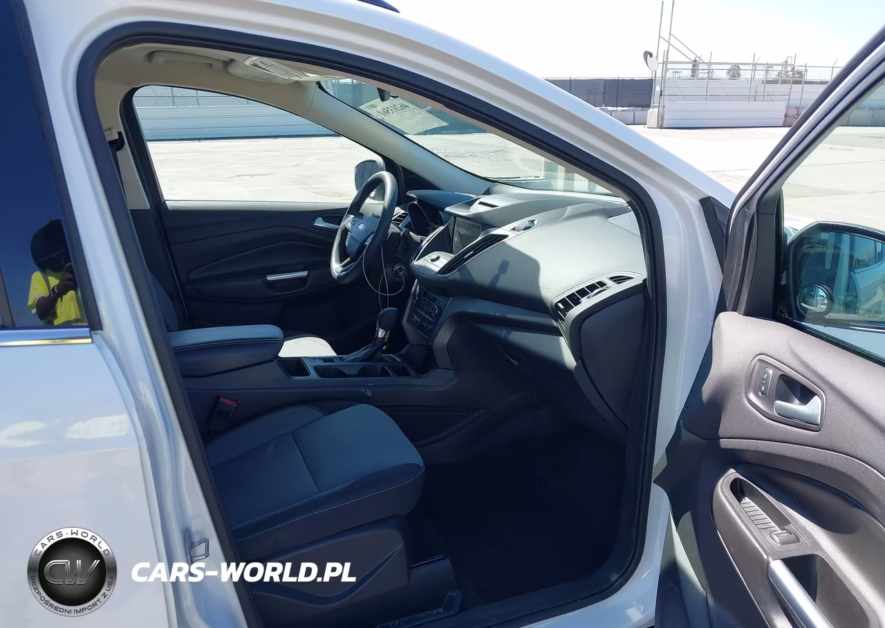 2017 Ford Escape Se VIN:1FMCU0GD8HUA32477 - 5