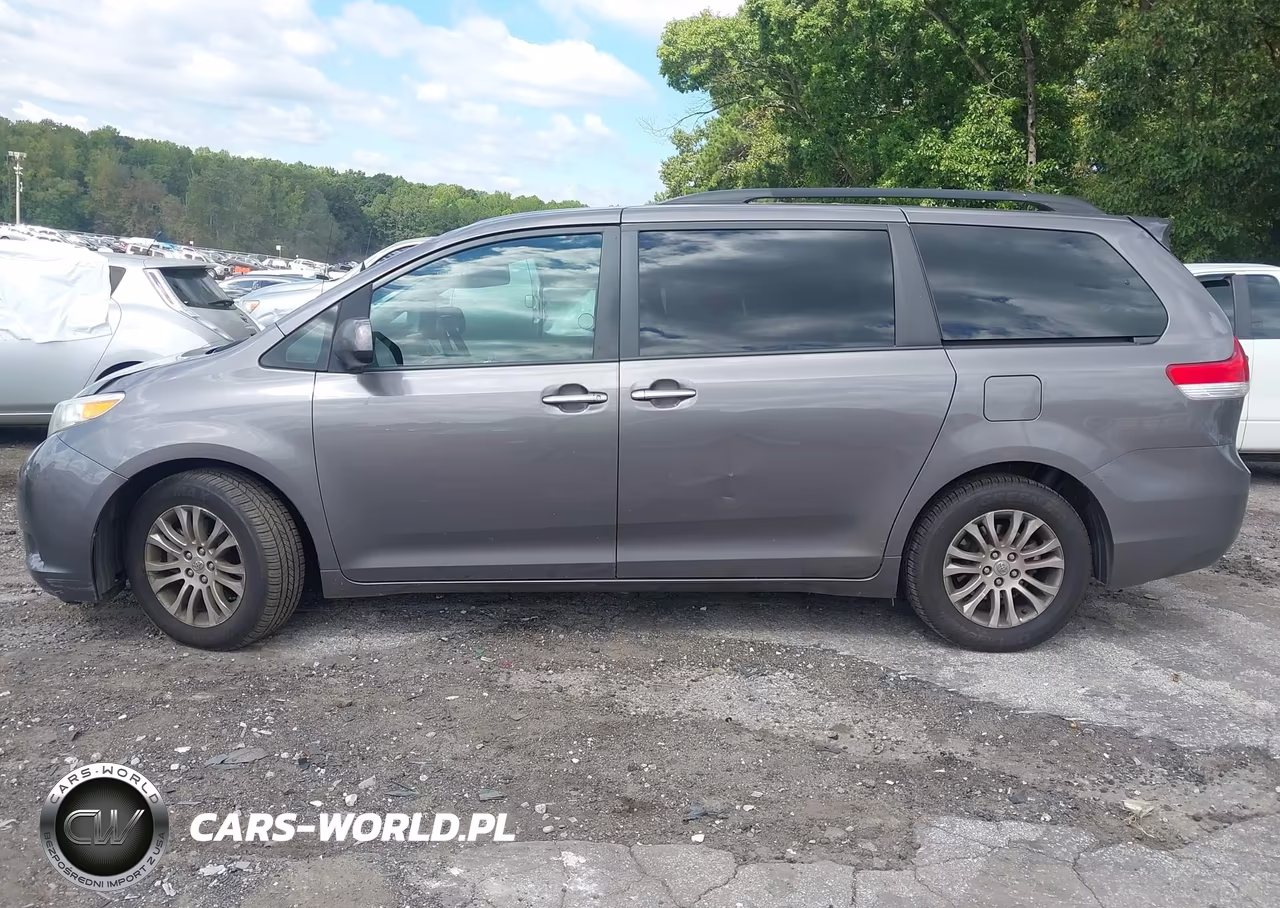 2014 Toyota Sienna Xle V6 8 Passenger VIN:5TDYK3DC4ES469566 - 14