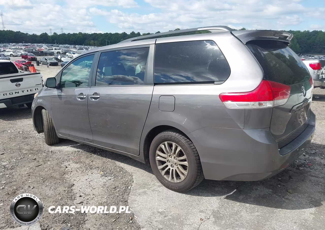 2014 Toyota Sienna Xle V6 8 Passenger VIN:5TDYK3DC4ES469566 - 3
