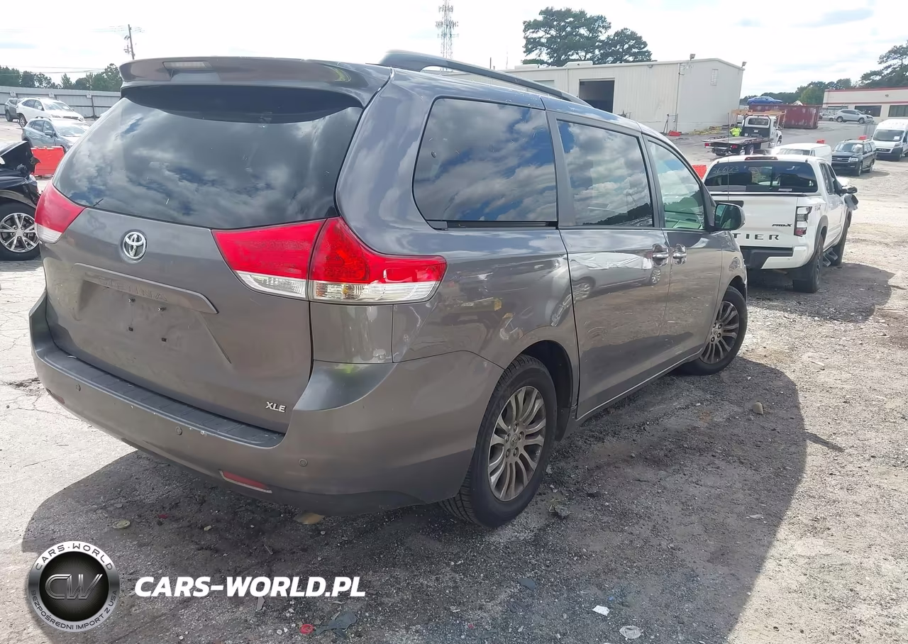 2014 Toyota Sienna Xle V6 8 Passenger VIN:5TDYK3DC4ES469566 - 4