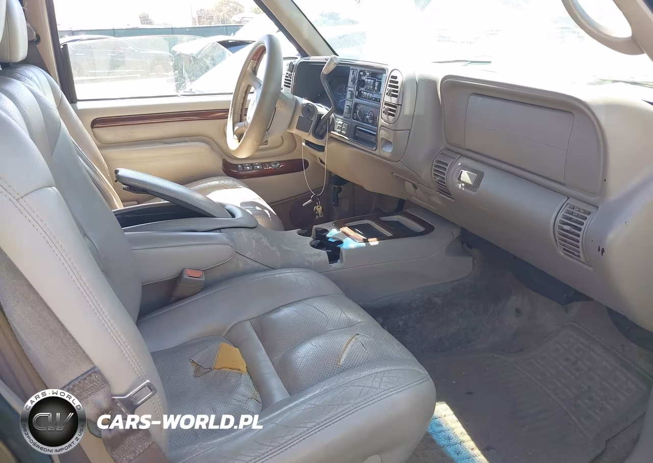 2000 Cadillac Escalade Standard VIN:1GYEK13R7YR113641 - 5