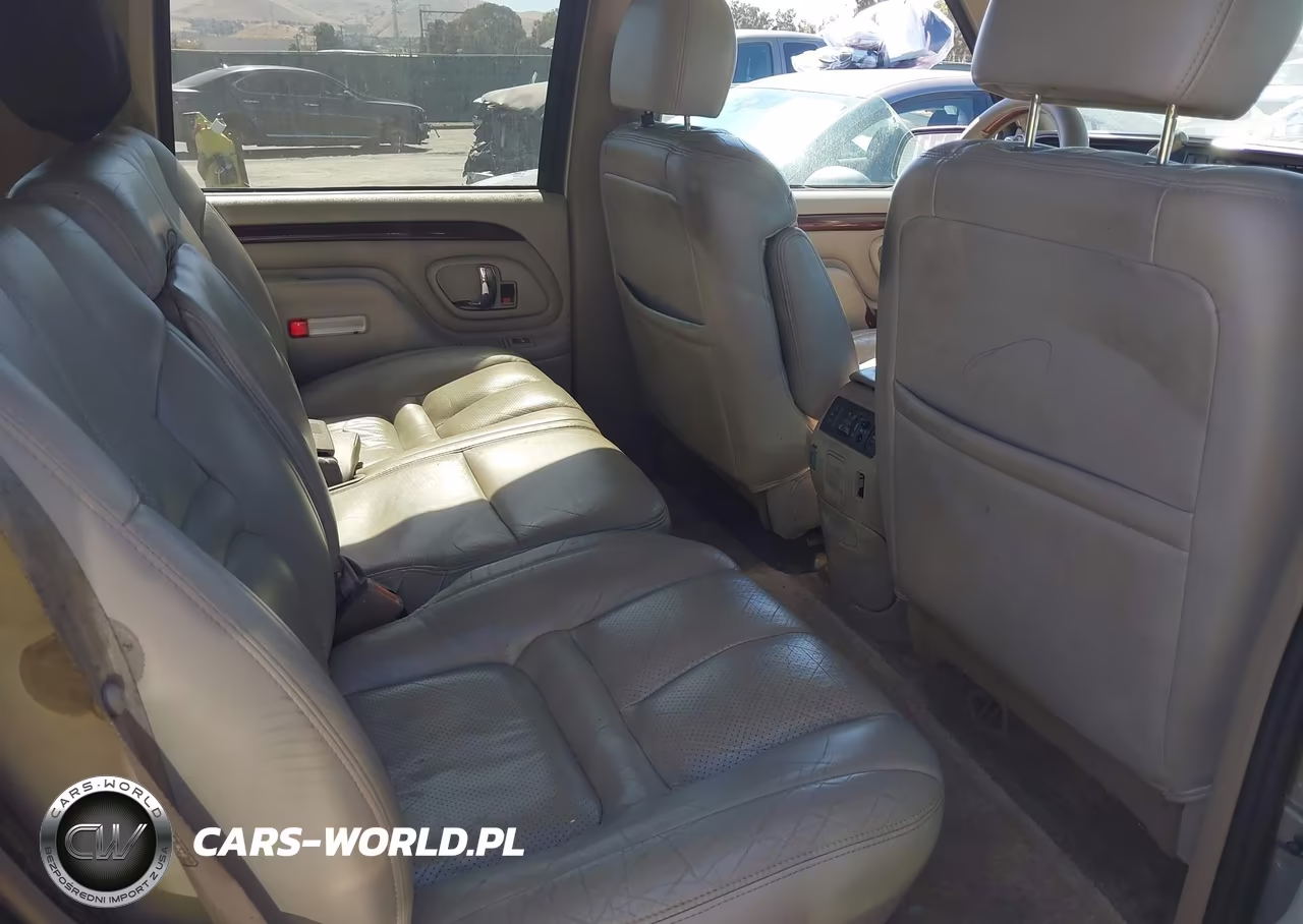 2000 Cadillac Escalade Standard VIN:1GYEK13R7YR113641 - 8