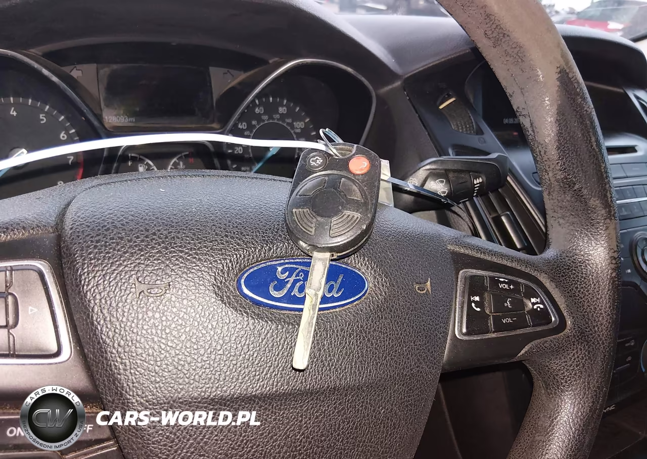2015 Ford Focus Se VIN:1FADP3F29FL307686 - 11