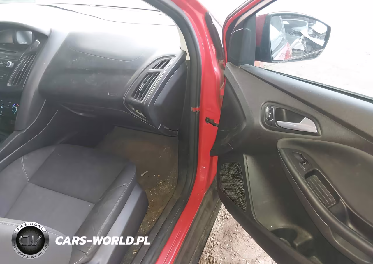 2015 Ford Focus Se VIN:1FADP3F29FL307686 - 5