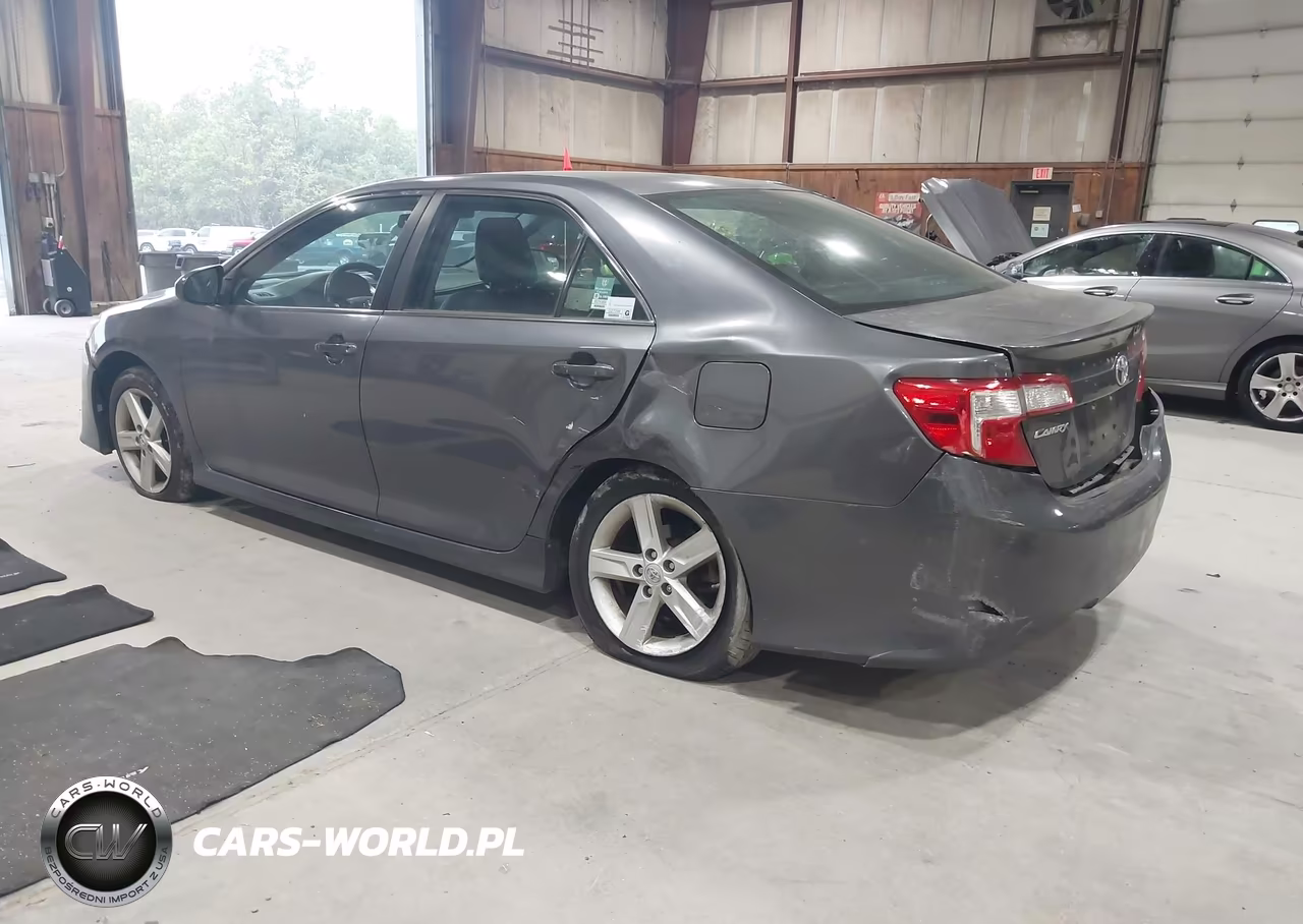 2014 Toyota Camry Se VIN:4T1BF1FKXEU394978 - 3