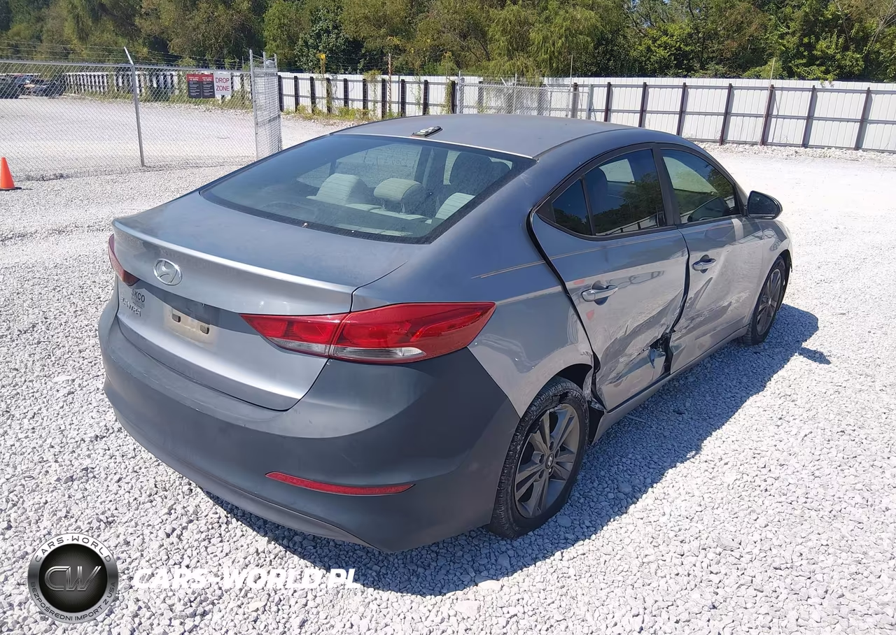 2017 Hyundai Elantra Se VIN:5NPD84LF9HH047611 - 4
