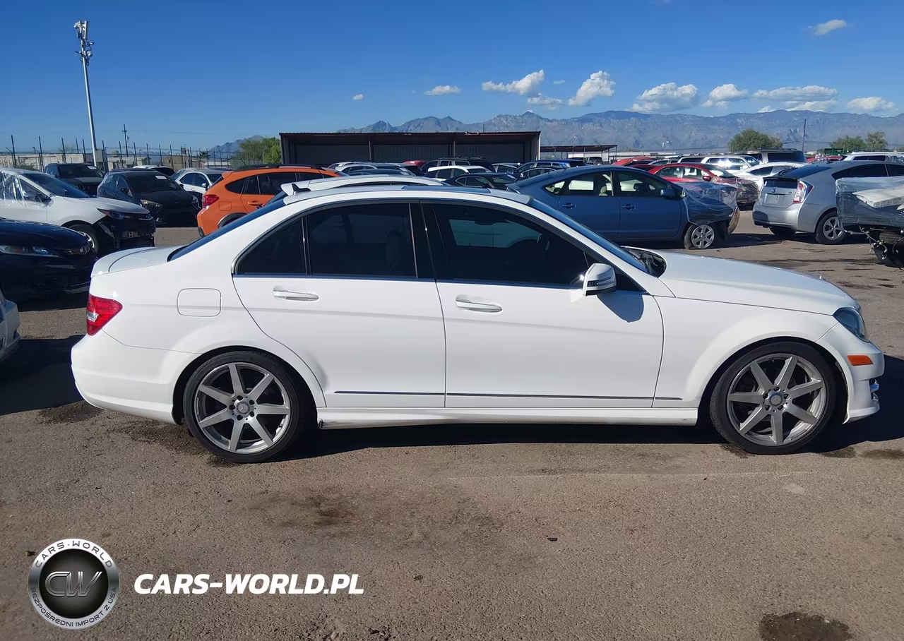2013 Mercedes-Benz C-Class C 250 Sport VIN:WDDGF4HB0DA789850 - 13