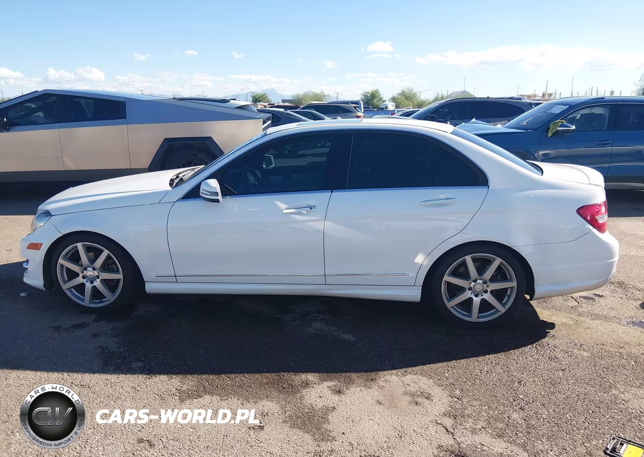 2013 Mercedes-Benz C-Class C 250 Sport VIN:WDDGF4HB0DA789850 - 14