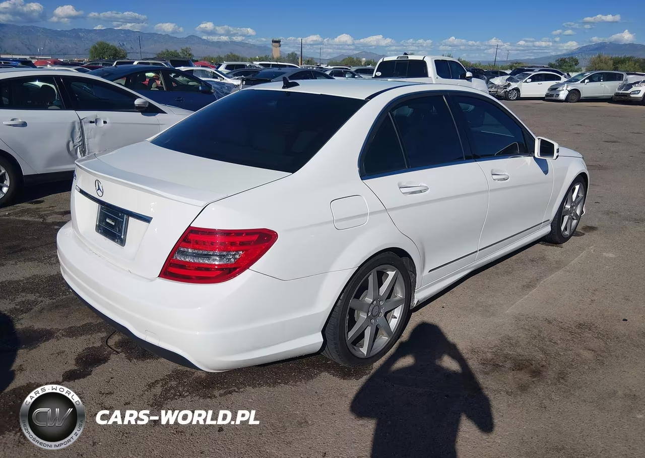 2013 Mercedes-Benz C-Class C 250 Sport VIN:WDDGF4HB0DA789850 - 4