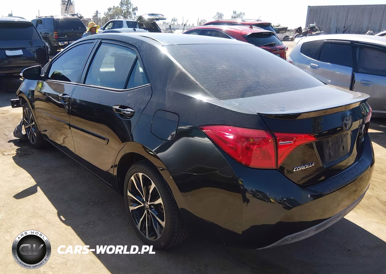 2019 Toyota Corolla Se VIN:2T1BURHE1KC135532 - 3