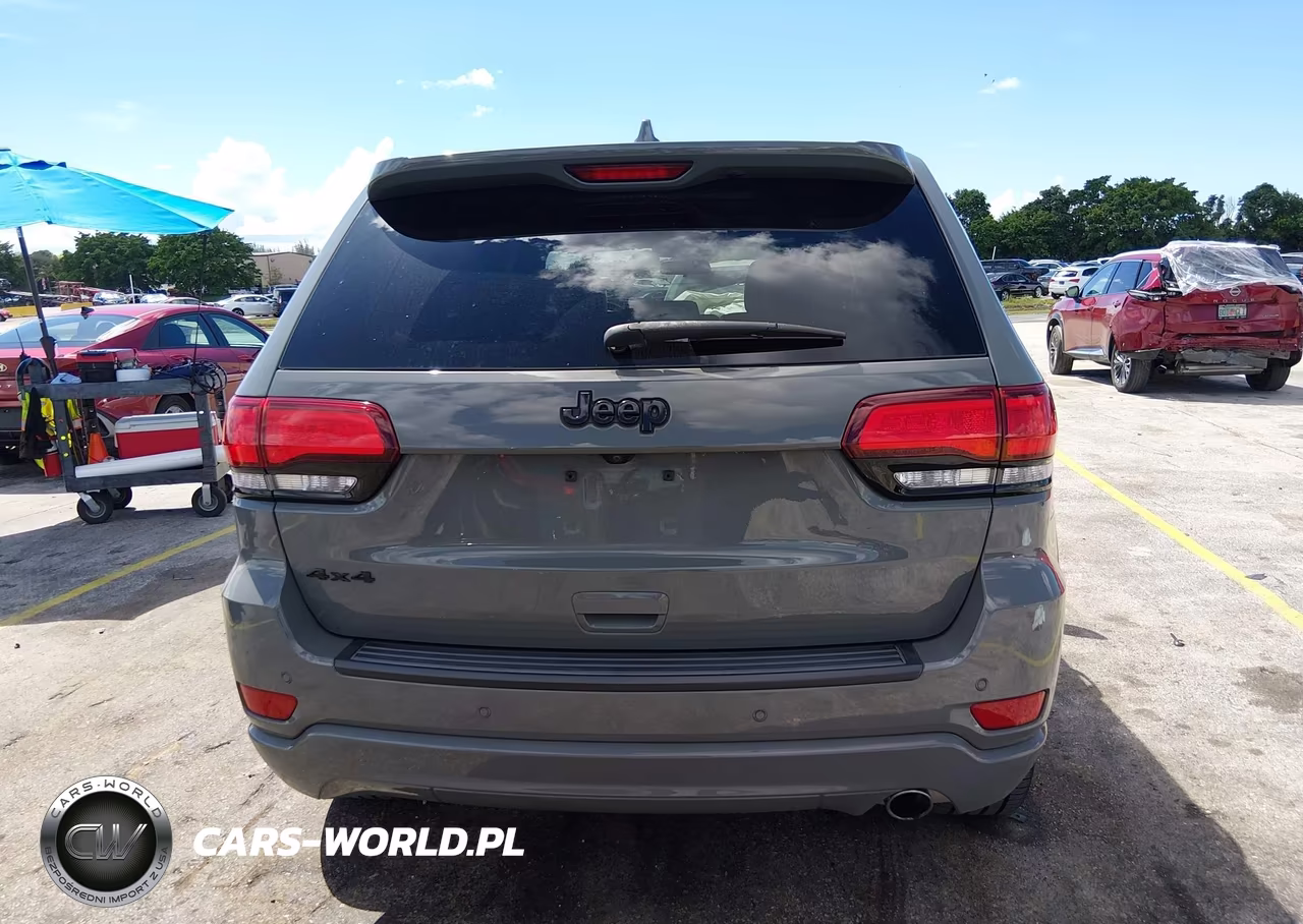 2021 Jeep Grand Cherokee Laredo X 4X4 VIN:1C4RJFAG7MC704462 - 17