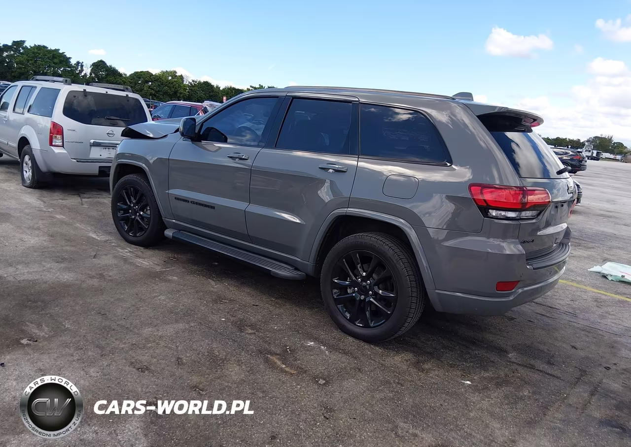 2021 Jeep Grand Cherokee Laredo X 4X4 VIN:1C4RJFAG7MC704462 - 3