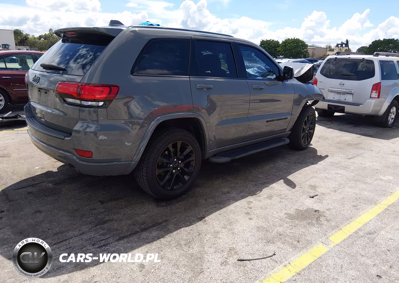 2021 Jeep Grand Cherokee Laredo X 4X4 VIN:1C4RJFAG7MC704462 - 4