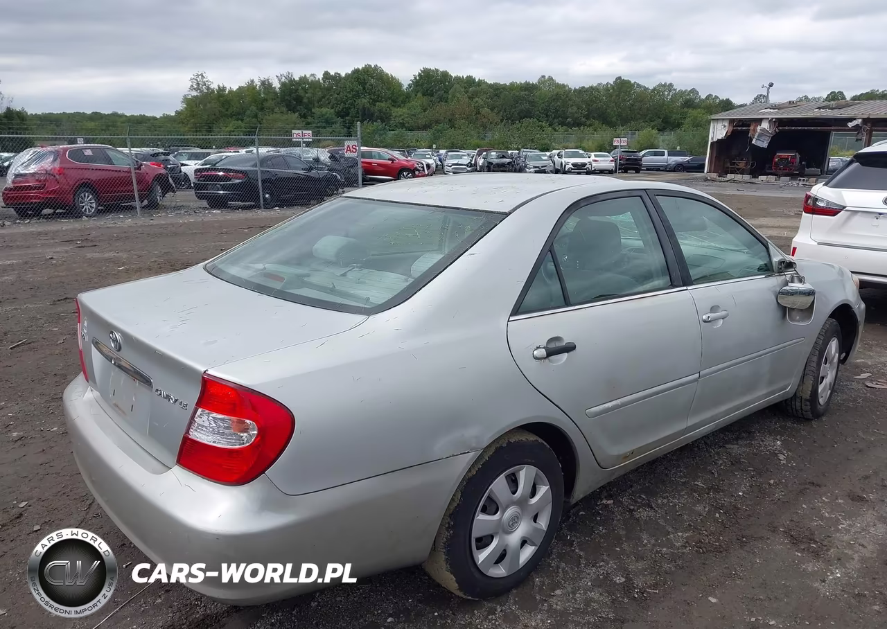 2003 Toyota Camry Le VIN:4T1BE32KX3U655107 - 4