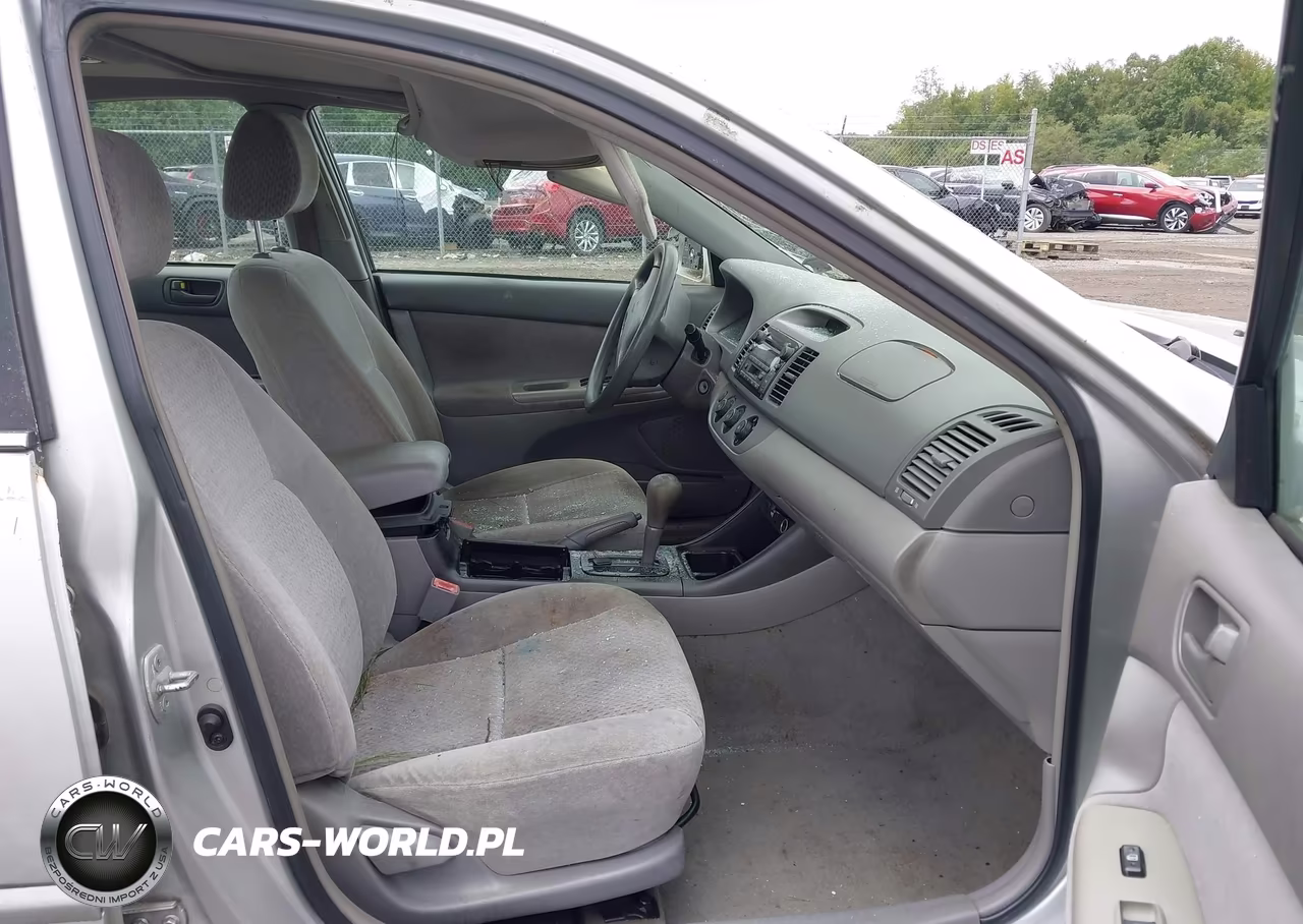 2003 Toyota Camry Le VIN:4T1BE32KX3U655107 - 5