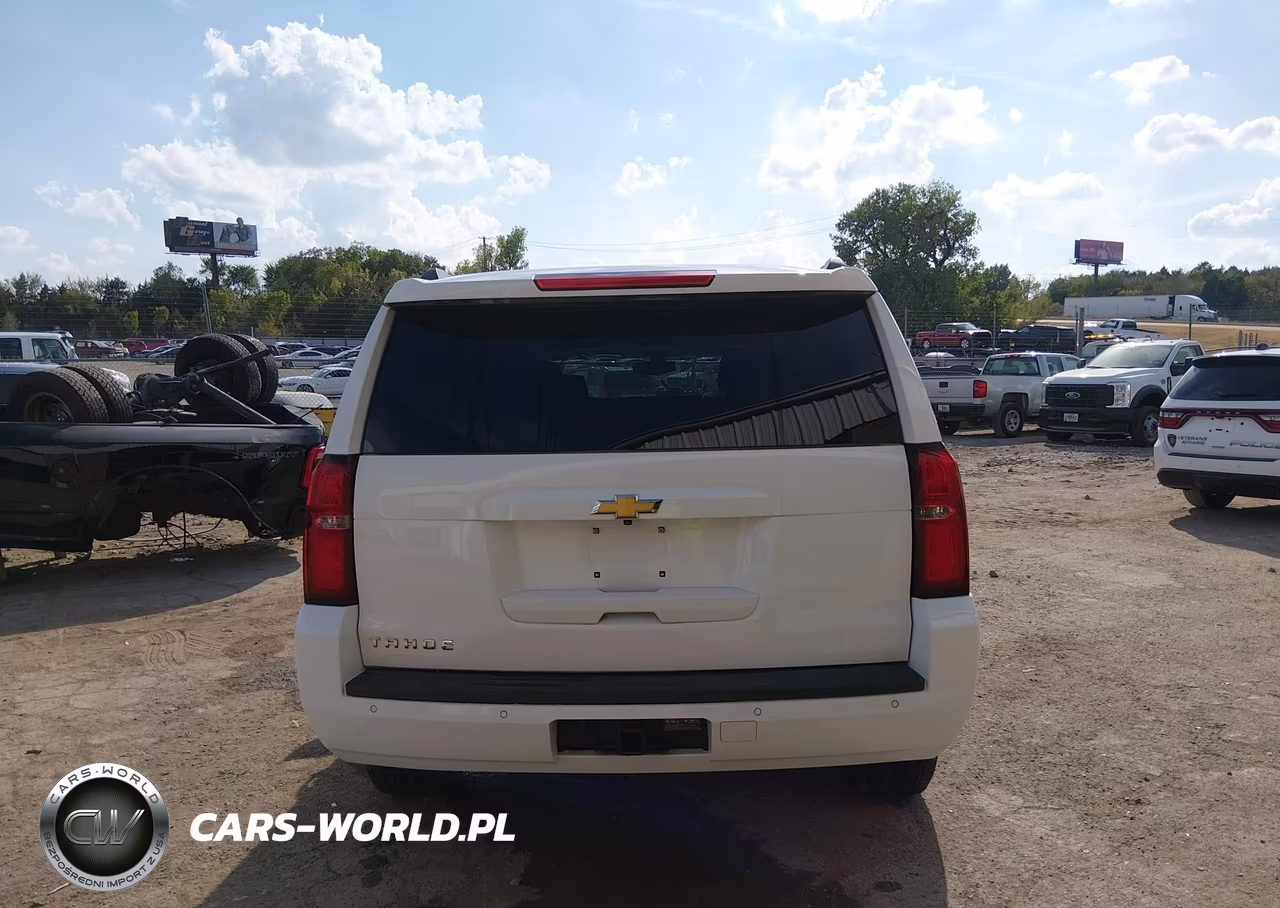 2018 Chevrolet Tahoe Ls VIN:1GNSCAKC8JR350722 - 17