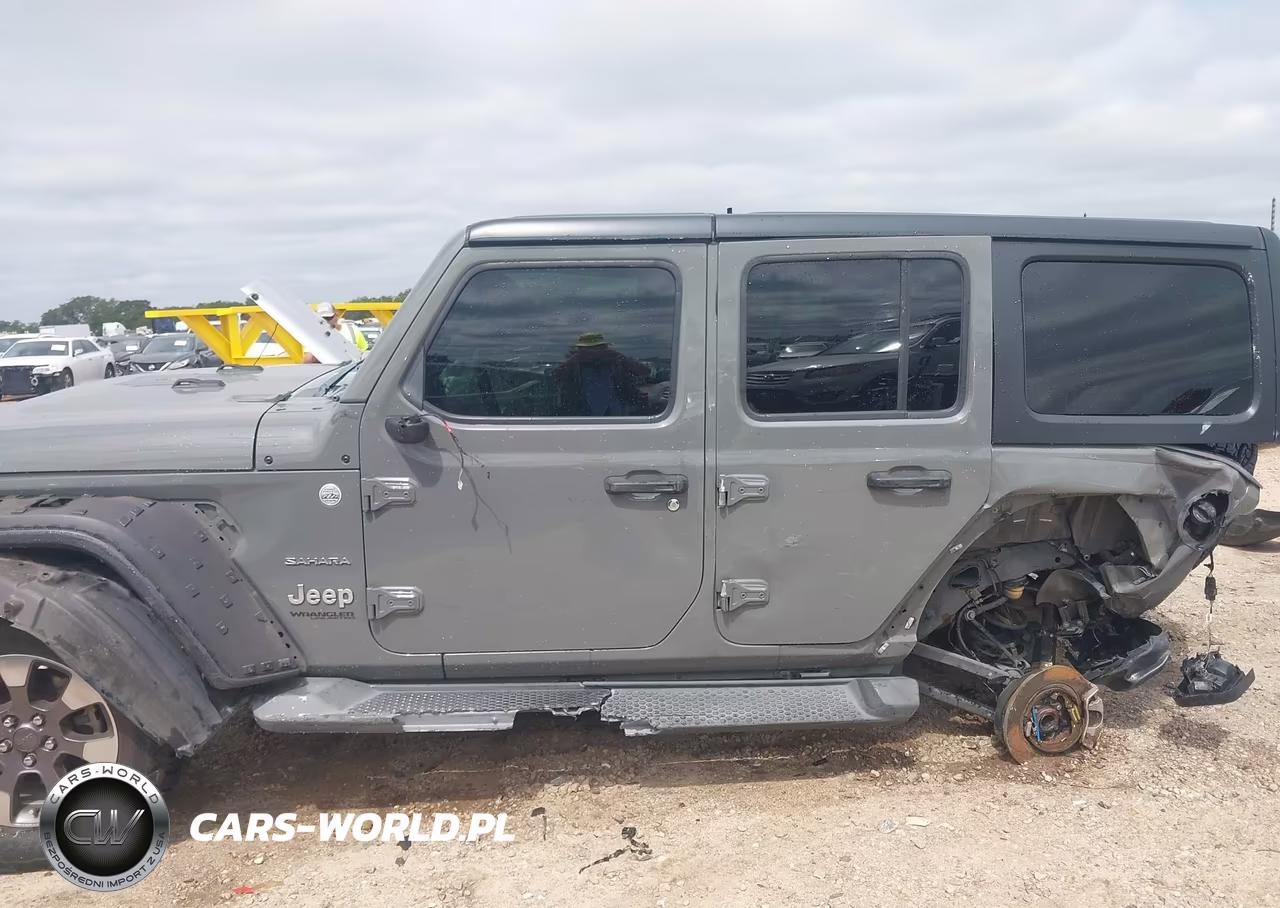 2018 Jeep Wrangler Unlimited Sahara 4X4 VIN:1C4HJXEN2JW215939 - 14