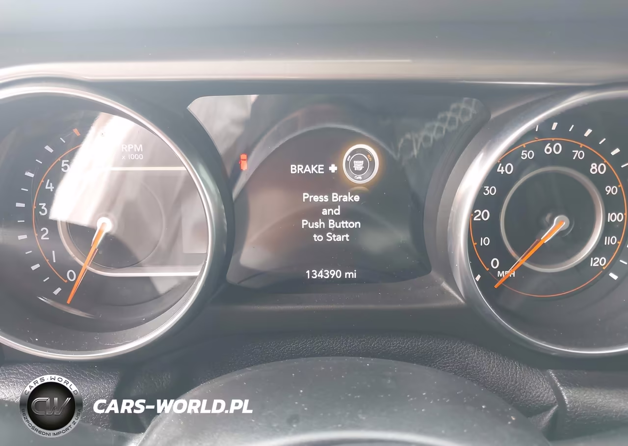 2018 Jeep Wrangler Unlimited Sahara 4X4 VIN:1C4HJXEN2JW215939 - 7