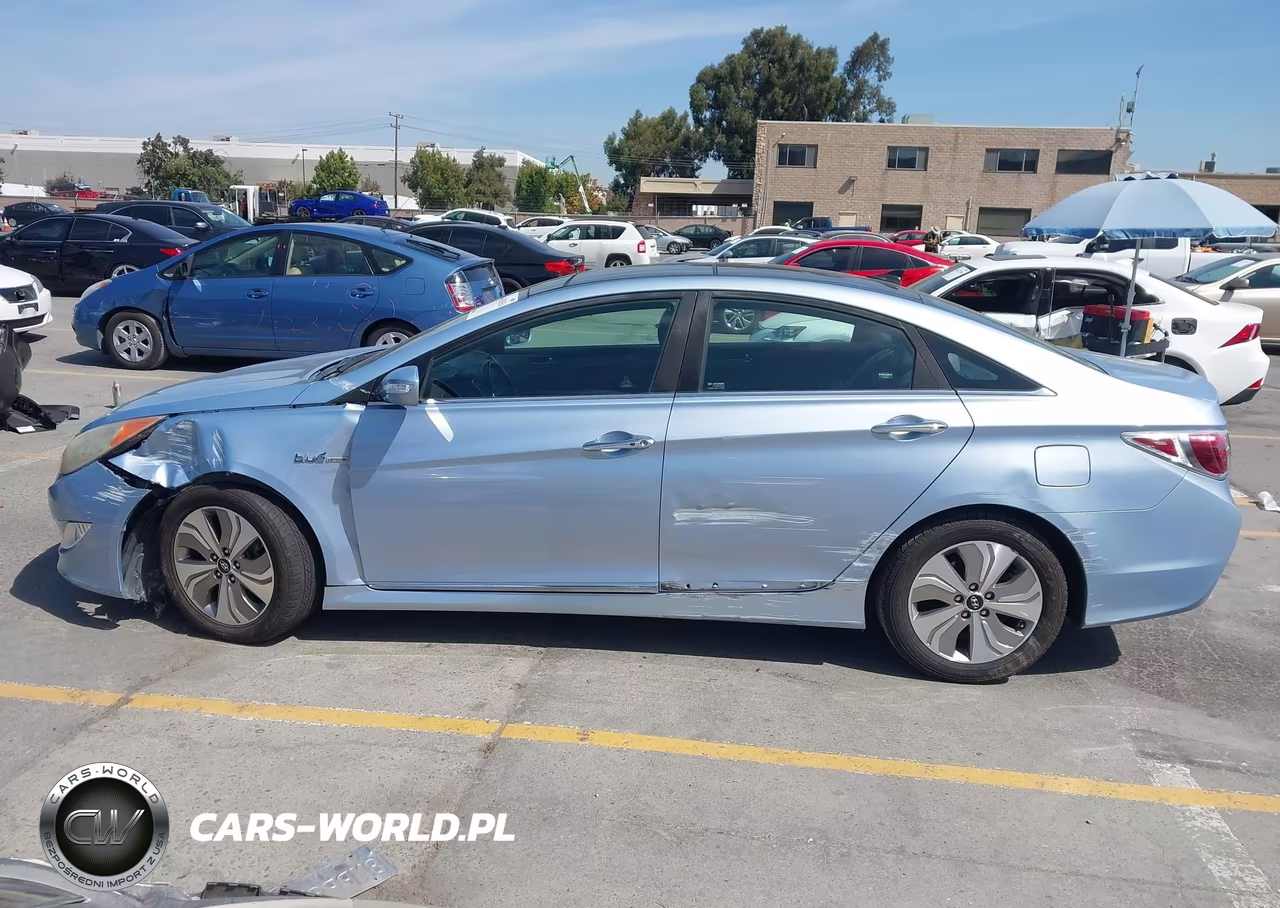 2013 Hyundai Sonata Hybrid Limited VIN:KMHEC4A43DA075180 - 15