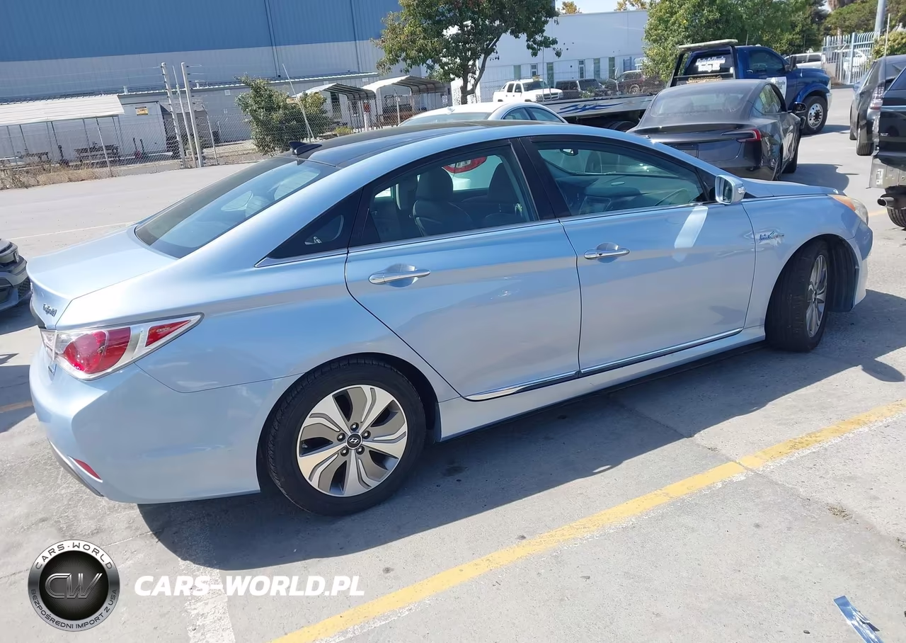 2013 Hyundai Sonata Hybrid Limited VIN:KMHEC4A43DA075180 - 4