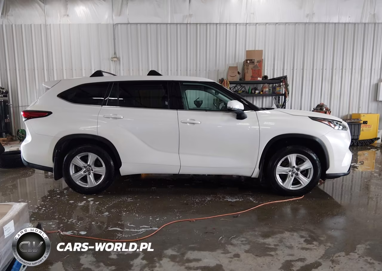 2021 Toyota Highlander Le VIN:5TDBZRBH4MS536152 - 13