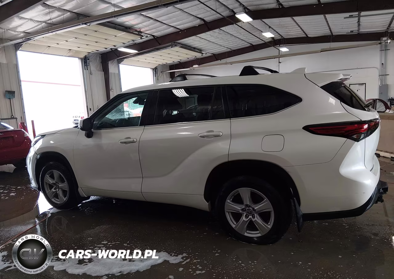 2021 Toyota Highlander Le VIN:5TDBZRBH4MS536152 - 14