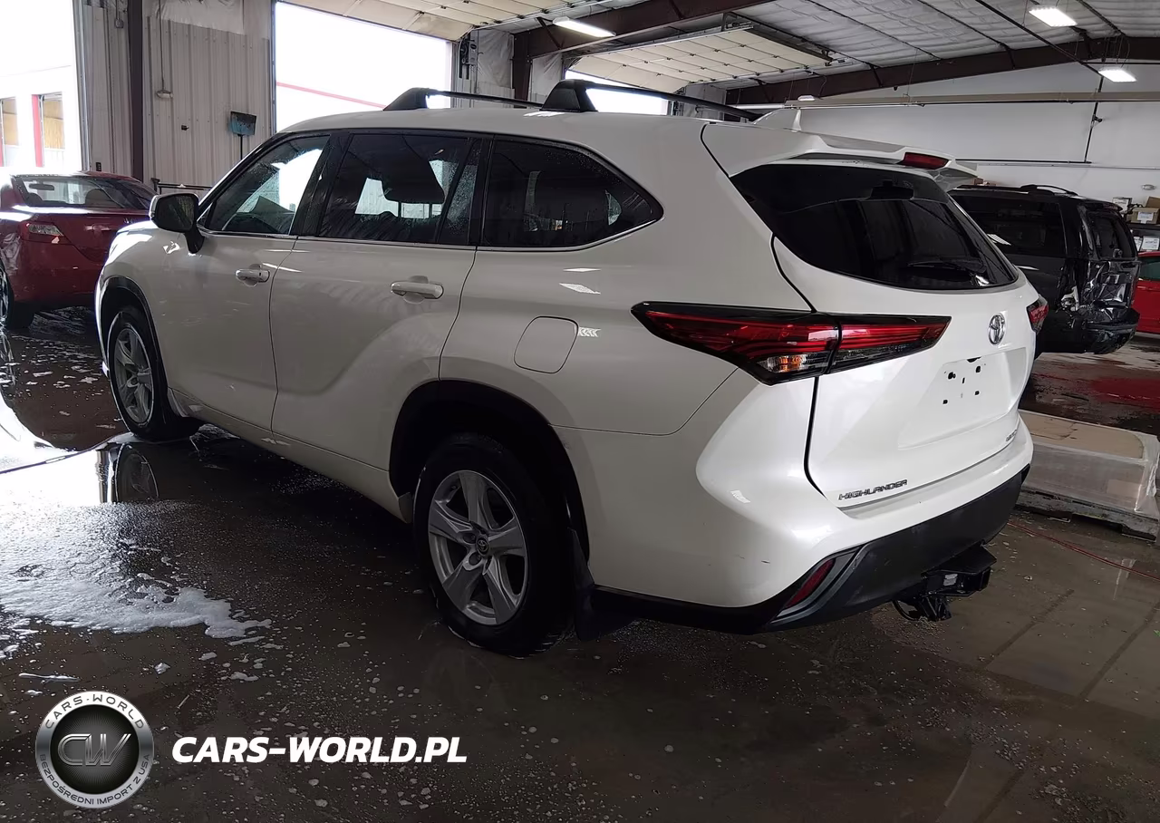 2021 Toyota Highlander Le VIN:5TDBZRBH4MS536152 - 3