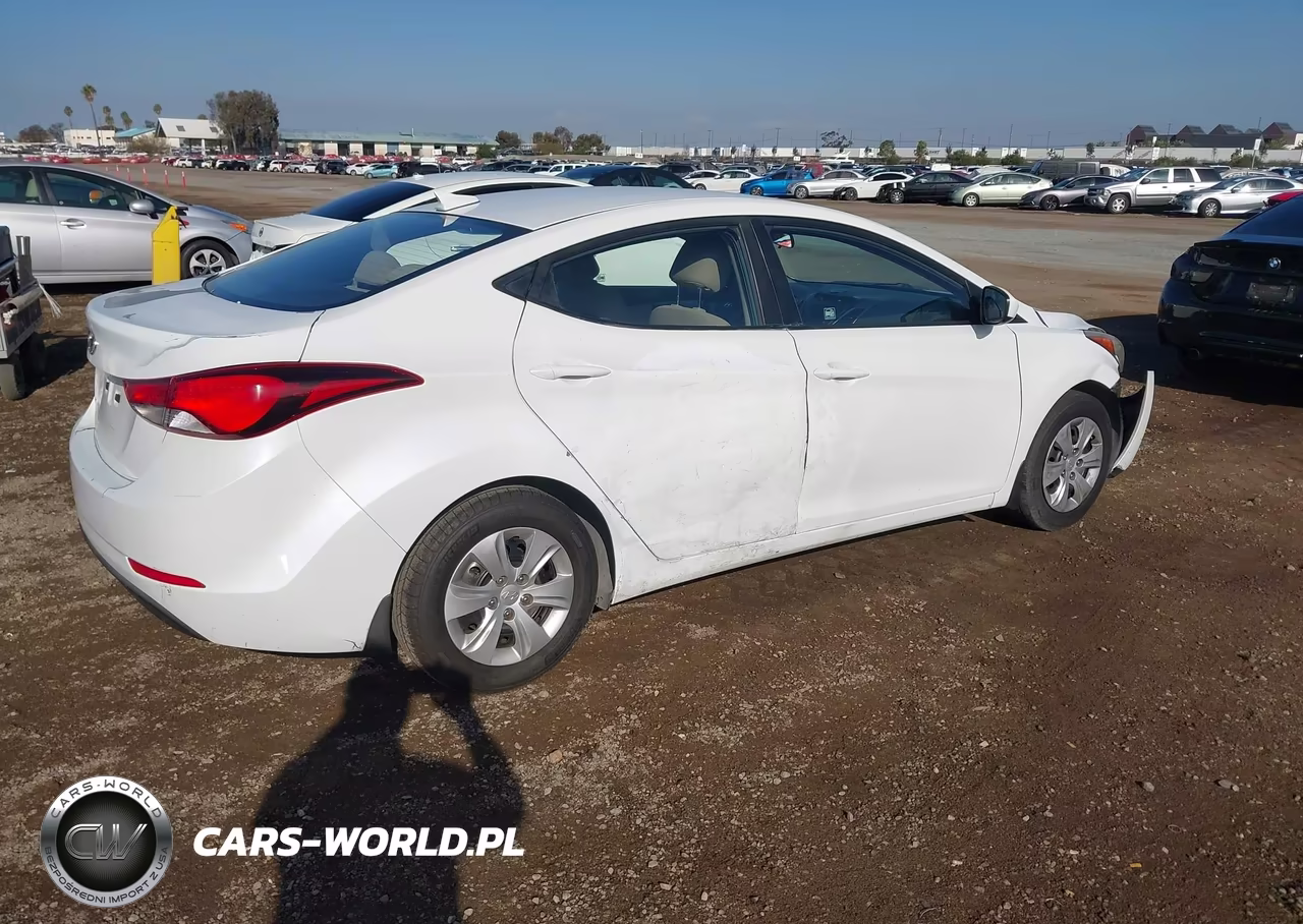 2016 Hyundai Elantra Se VIN:5NPDH4AE8GH729470 - 4