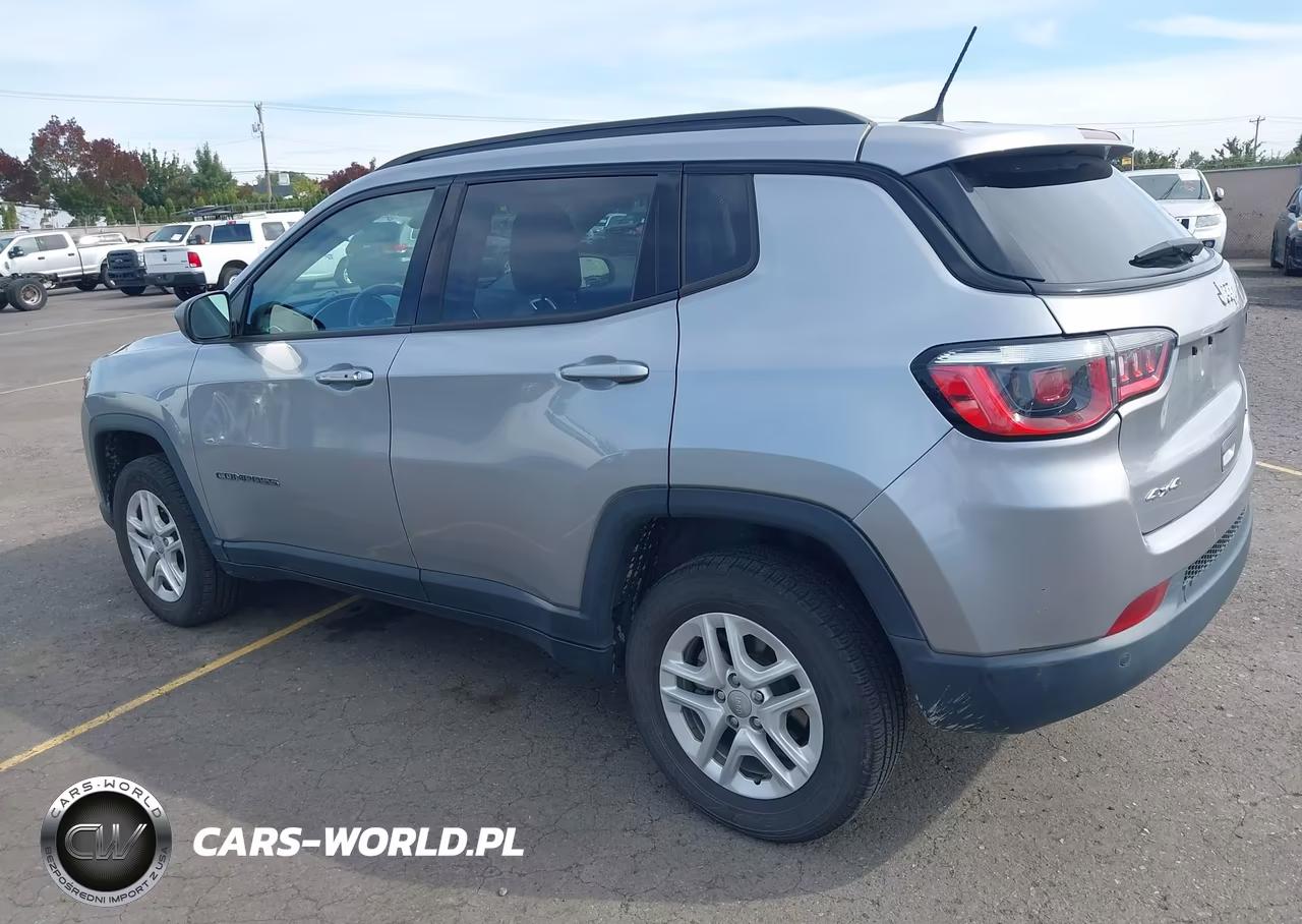 2018 Jeep Compass Sport 4X4 VIN:3C4NJDAB7JT392294 - 3