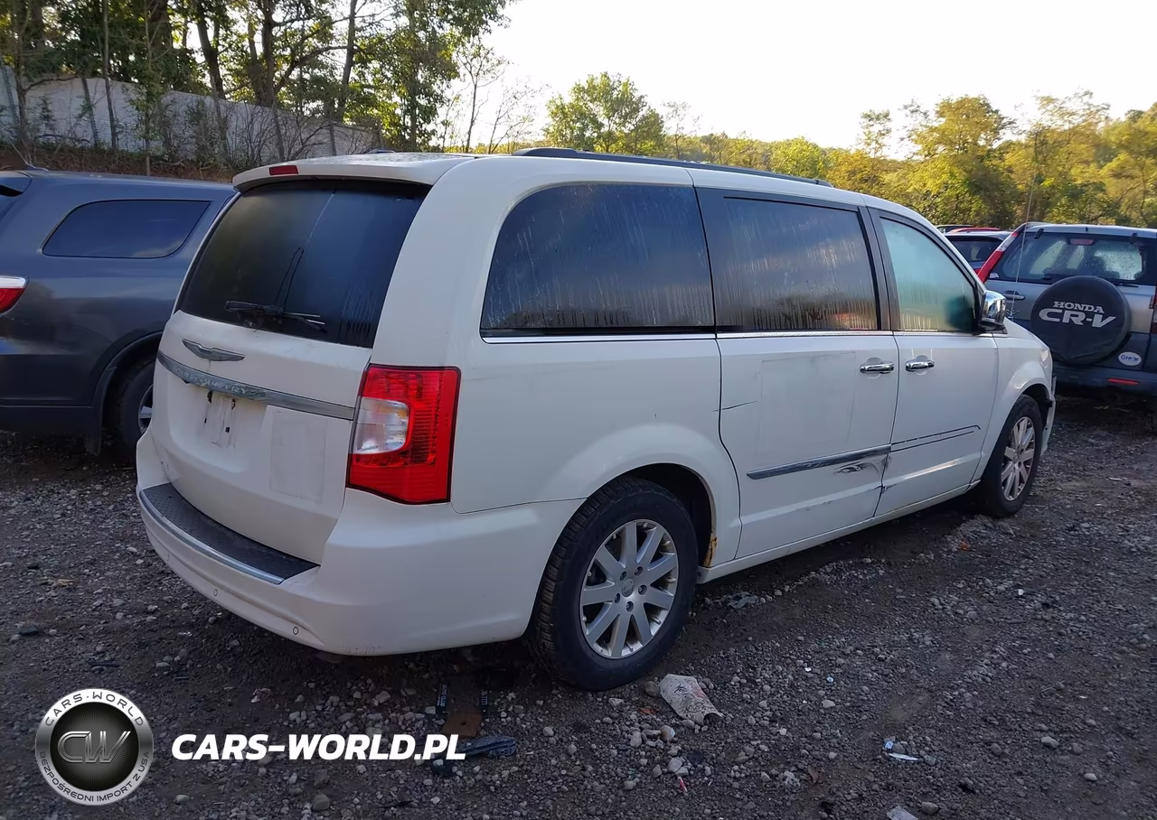 2011 Chrysler Town & Country Touring-L VIN:2A4RR8DG6BR760164 - 4