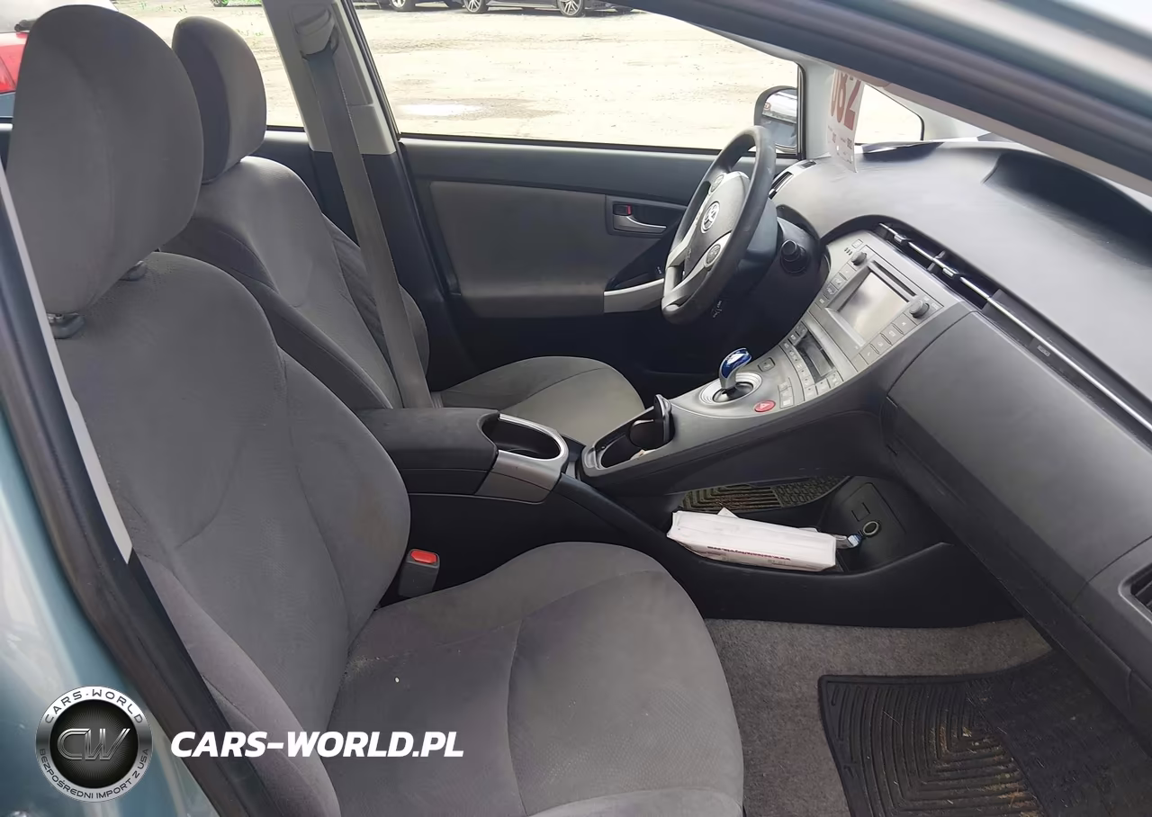 2014 Toyota Prius Two VIN:JTDKN3DU6E1785182 - 5