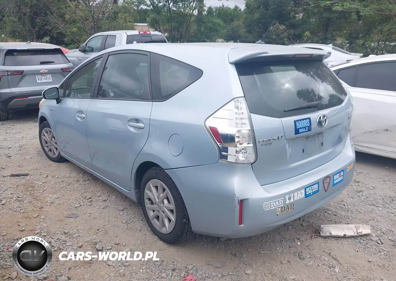 2012 Toyota Prius V Two VIN:JTDZN3EU9C3111333 - 3