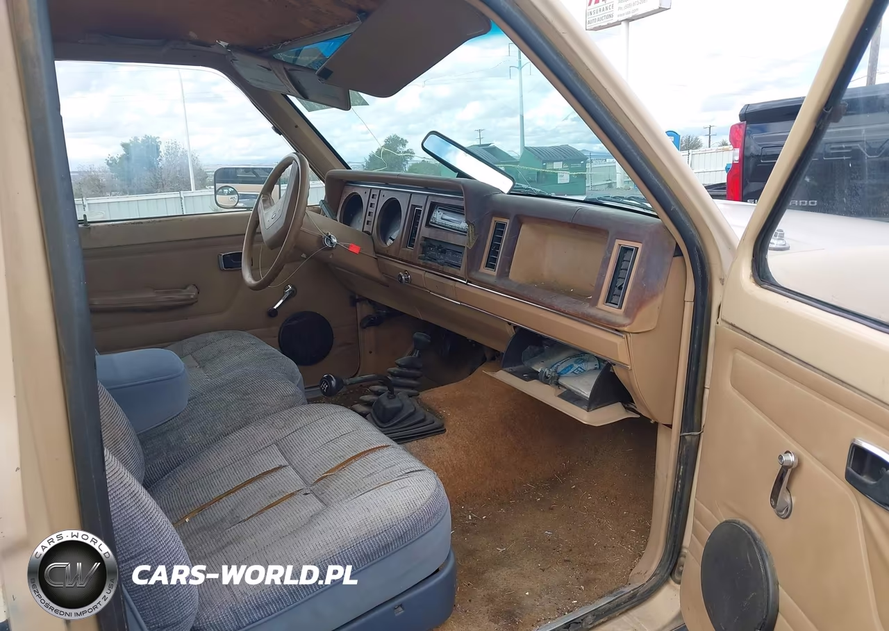1985 Ford Bronco Ii VIN:1FMBU14S8FUC57323 - 5