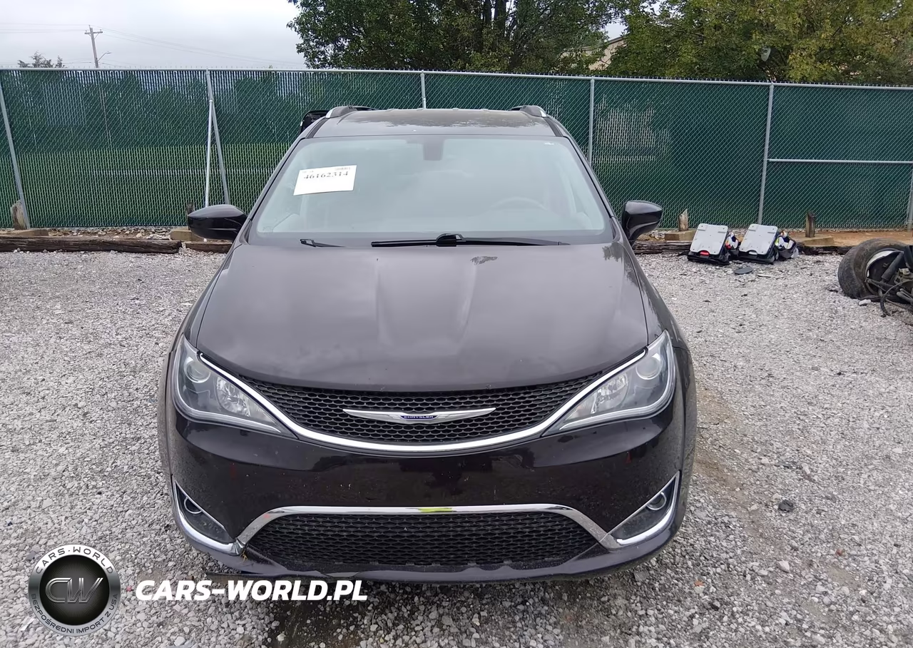 2018 Chrysler Pacifica Touring L VIN:2C4RC1BGXJR309528 - 11