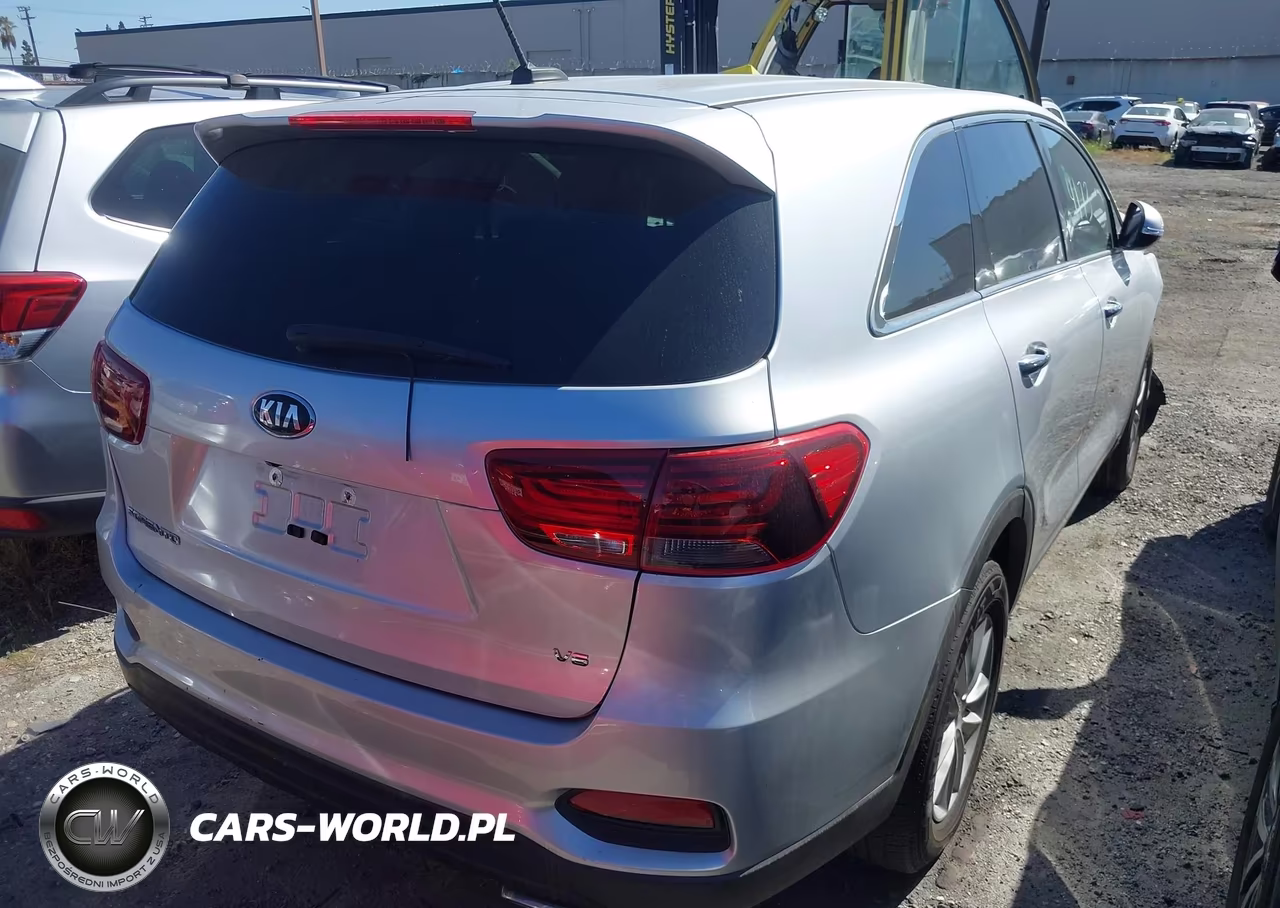 2019 Kia Sorento 3.3L Lx VIN:5XYPG4A54KG450825 - 4