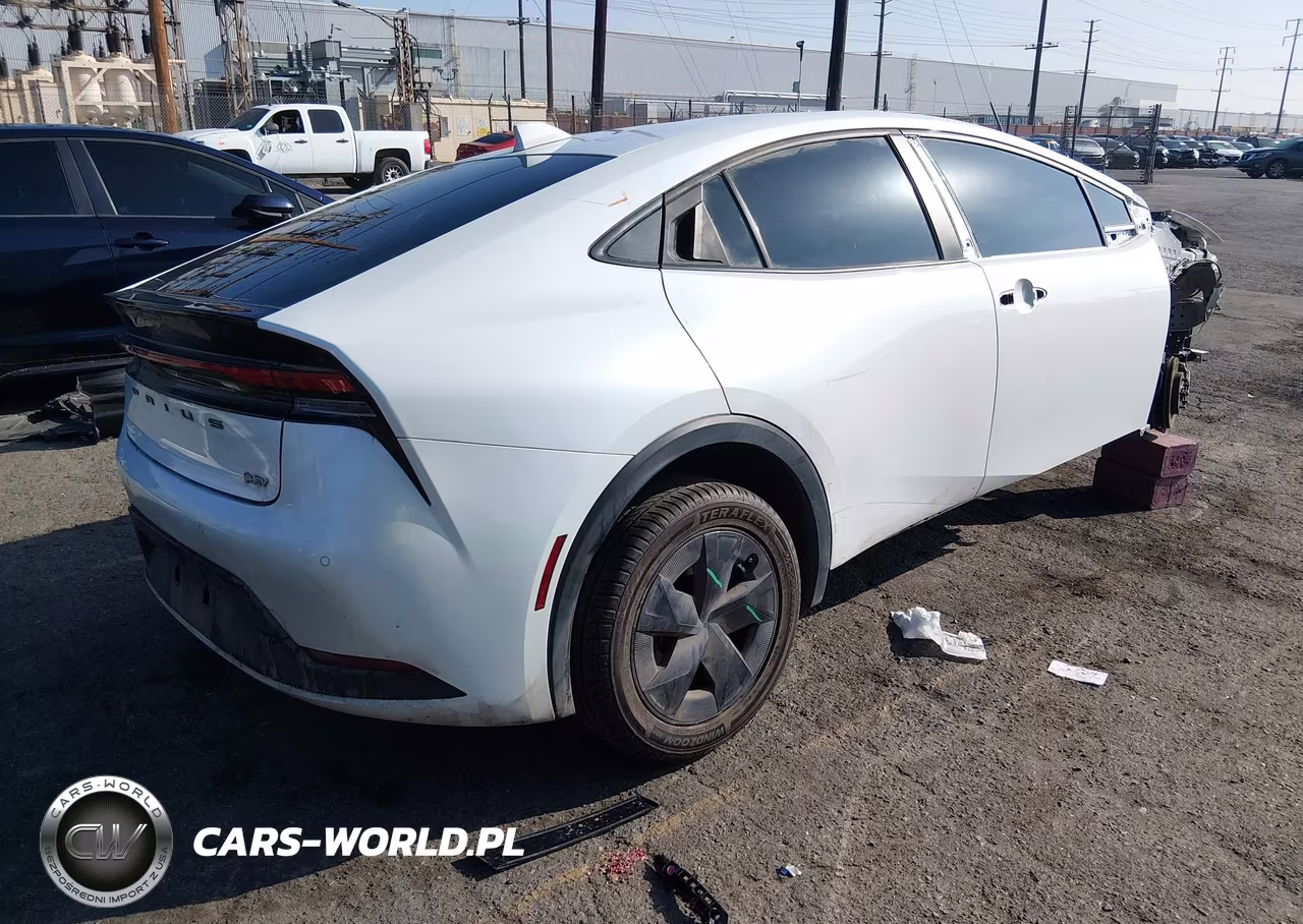 2023 Toyota Prius Le VIN:JTDACAAU5P3013855 - 4