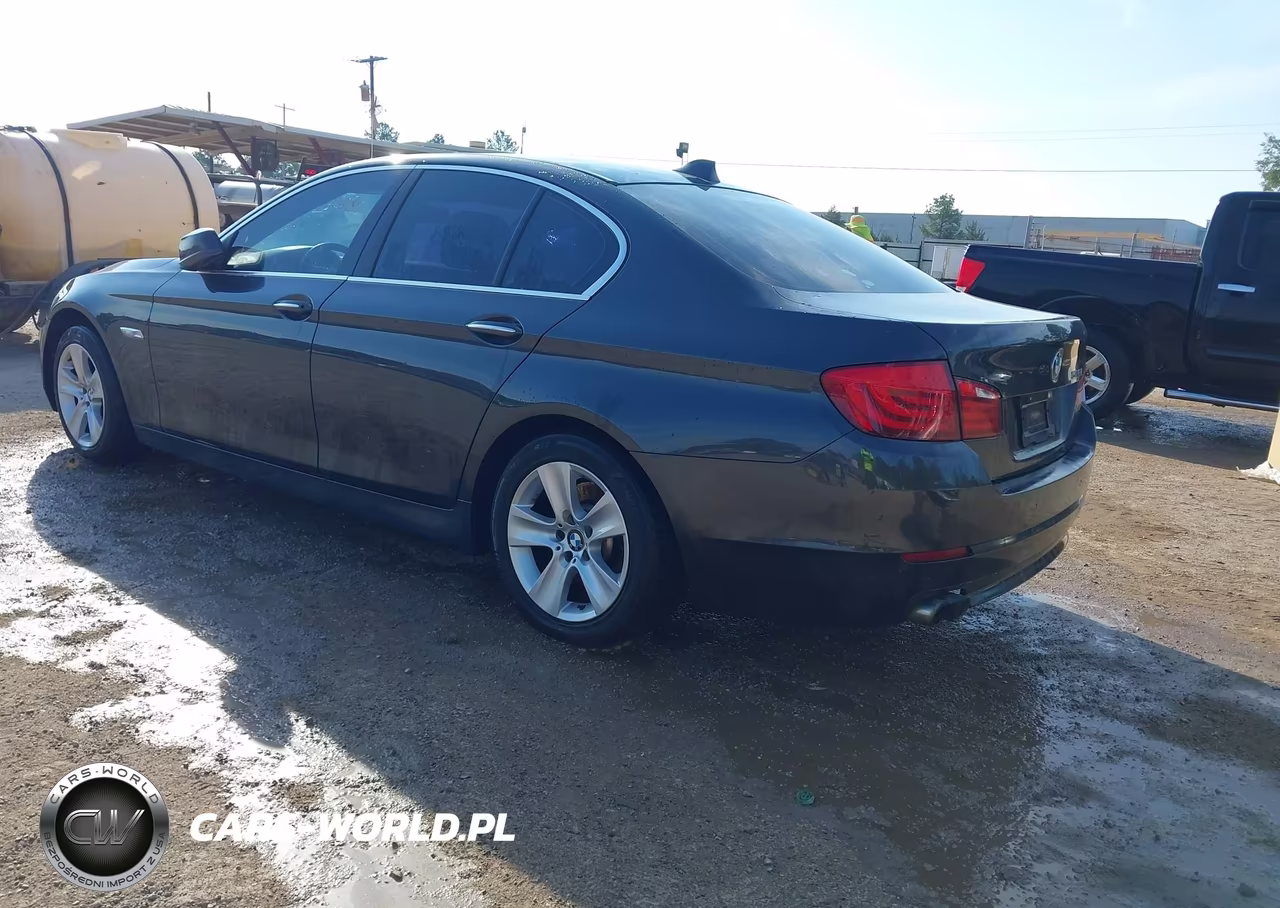 2012 BMW 5 Series 528I VIN:WBAXG5C57CDX03488 - 3