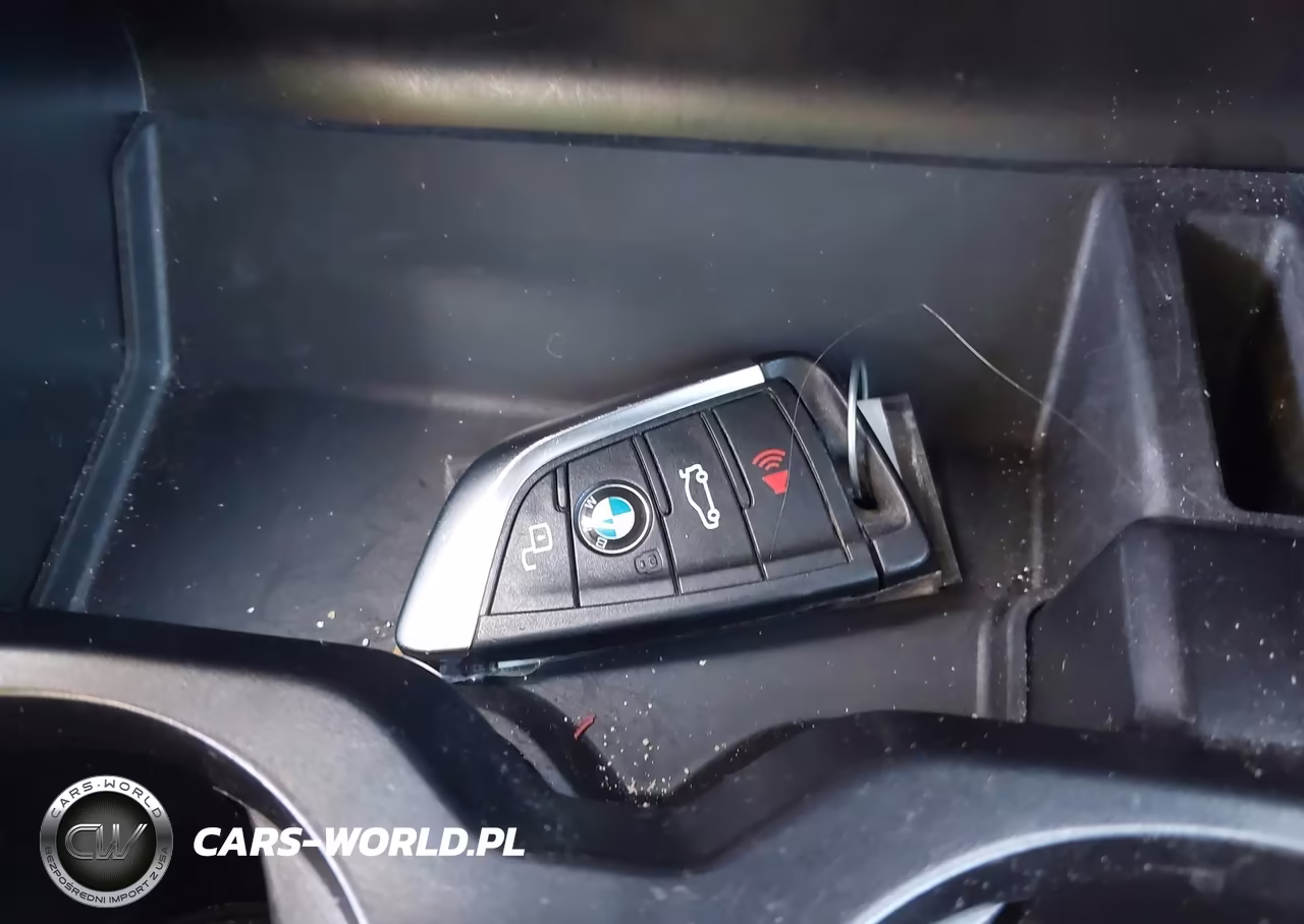2021 BMW X3 xDrive30E VIN:5UXTS1C03M9F21595 - 11