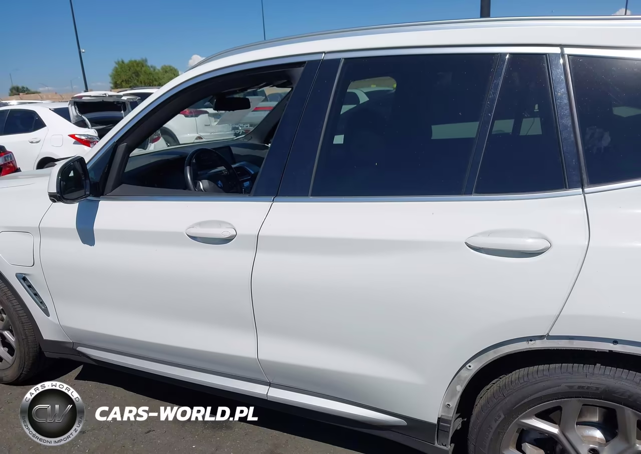 2021 BMW X3 xDrive30E VIN:5UXTS1C03M9F21595 - 15