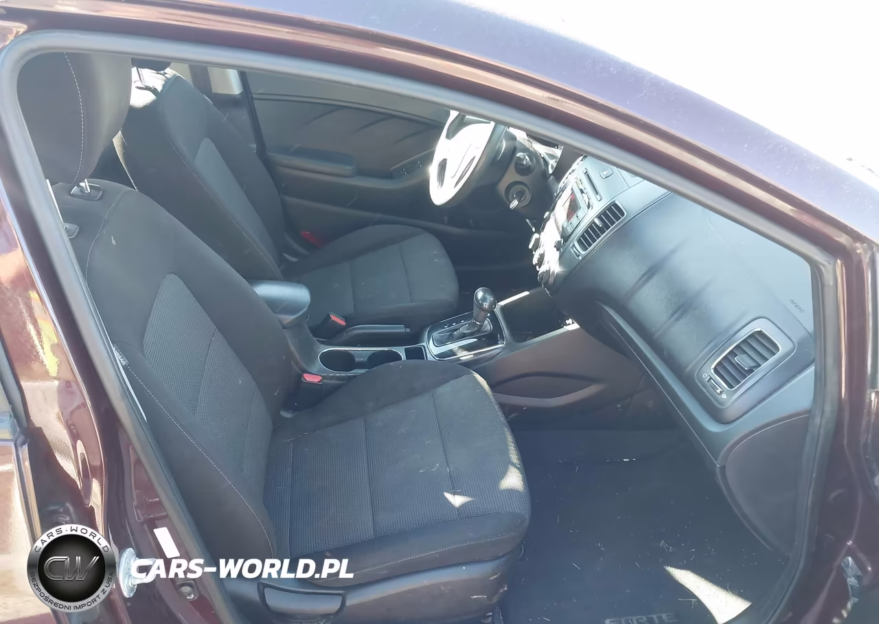 2018 Kia Forte Lx VIN:3KPFK4A78JE167352 - 5