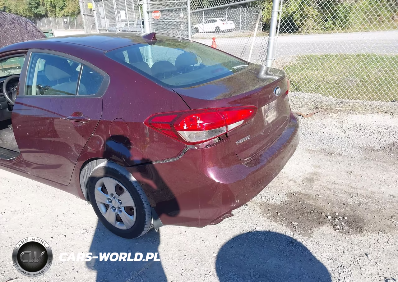 2018 Kia Forte Lx VIN:3KPFK4A78JE167352 - 6
